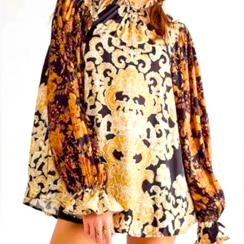 NWOT FREE PEOPLE TUNIC BLOUSE XS ,FIT S and M oversized